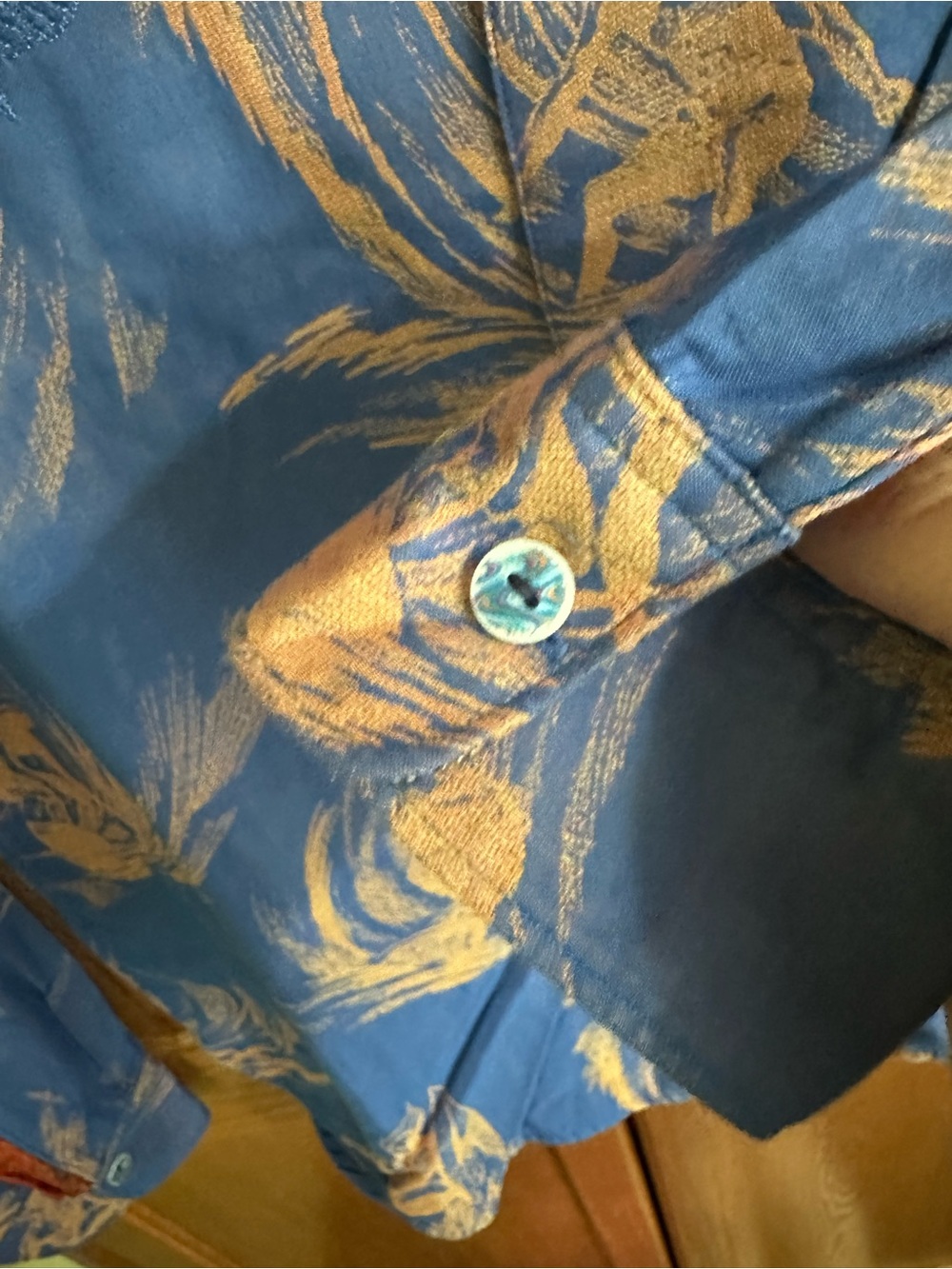 Robert Graham Limited Edition Blue Hawaiian Button Down - Picture 6 of 7